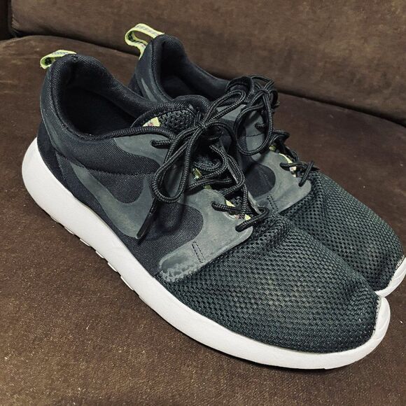 NIKE Roshe Run Black Fabric Uppers Mens Size 11 US 45 EUR - Picture 1 of 6
